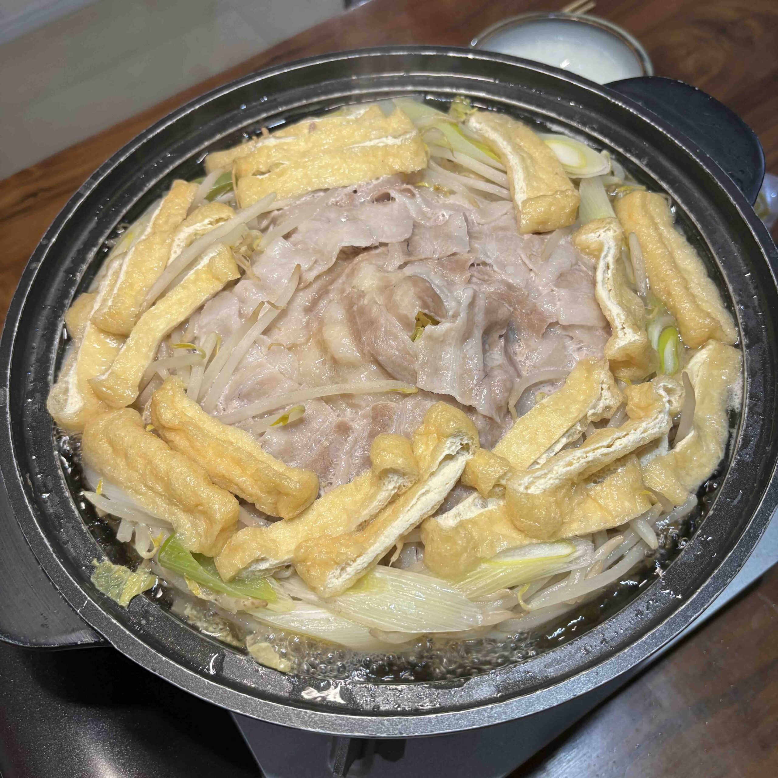 Receta de Nikuyama nabe (olla de montaña de carne)