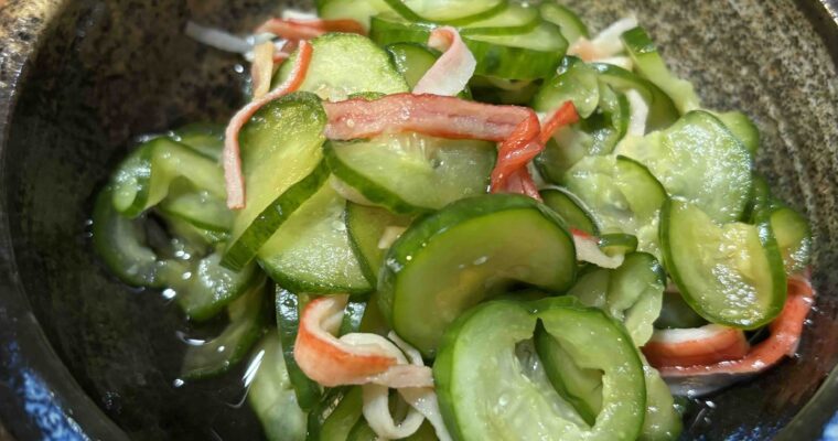 Receta de Ensalada de pepino y kani kama (palitos de cangrejo)